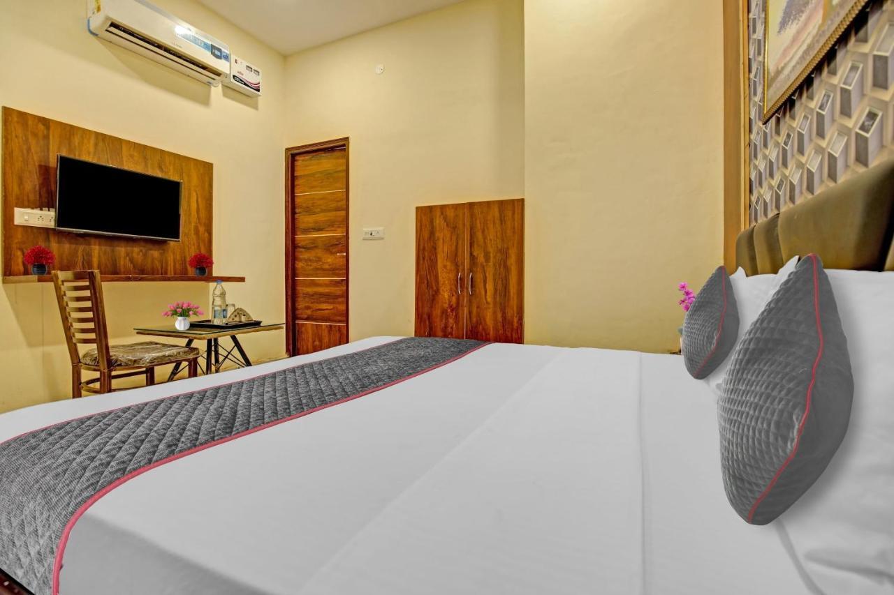 Townhouse Sky Hotel Ludhiana Exterior foto