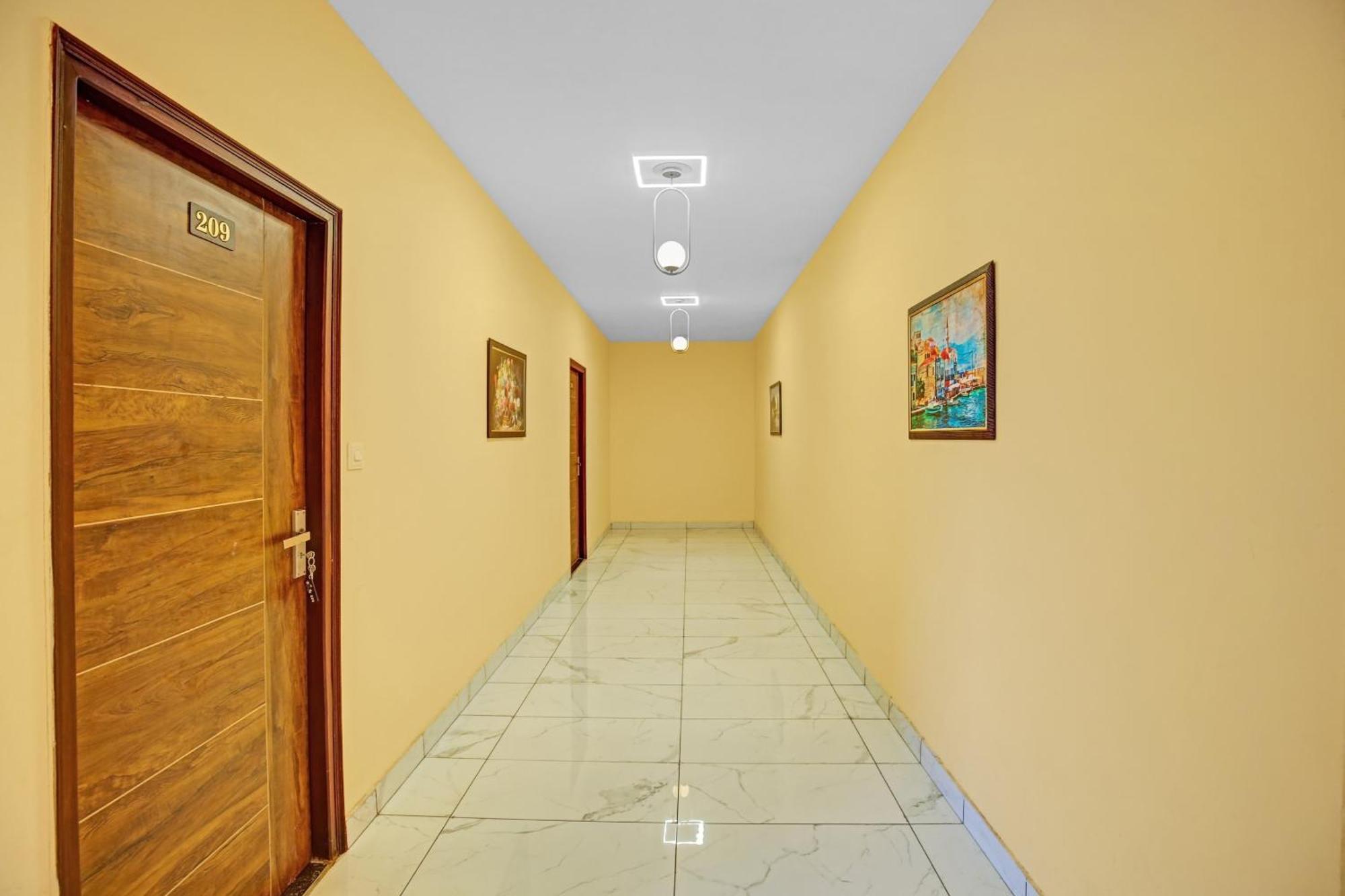 Townhouse Sky Hotel Ludhiana Exterior foto